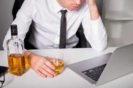 CISOs Hit the Bottle as Workplace Pressures Build