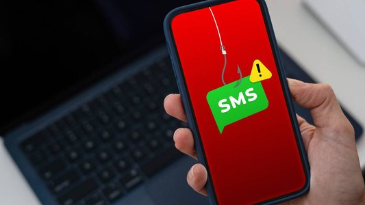 UK Police Arrest Two People for Smishing via Fake Cell Tower