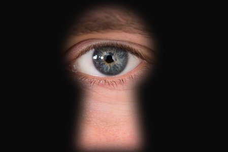 Spyware Firm Hacked: 400,000 Victims’ Data Stuck on Dark Web