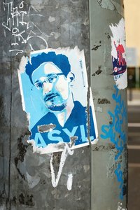 Snowden Proposes Smartphone Privacy Introspection Engine