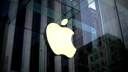Apple faces UK class action lawsuit for "anti-competitive" 30% fee