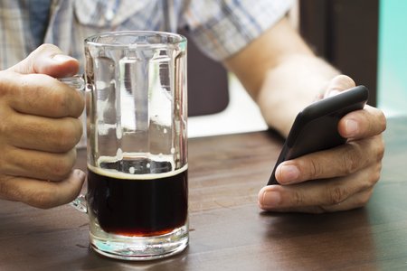 UK Phone Users Most Likely to Lose Device Down the Pub