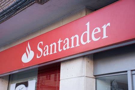 Santander Warns of 87% Surge in Celeb Crypto Scams