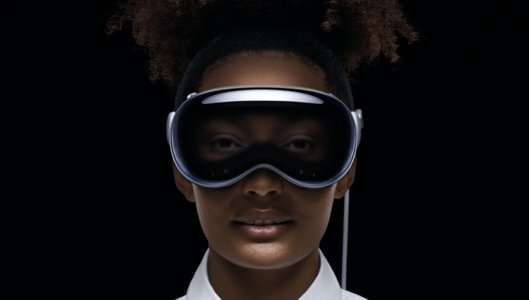 Apple enters mixed reality with $3,500 Vision Pro headset