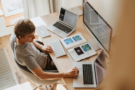 Supporting game design with evolutionary algorithms