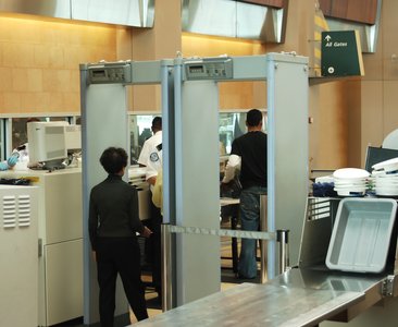BlackHat 2014: Airport Scanners Riddled with Security Flaws