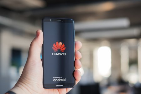 UK Government Delays Huawei 5G Decision