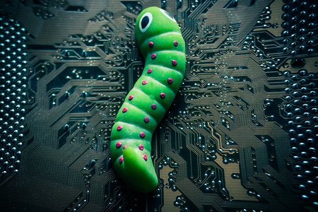 German Threat Actor Spreads Houdini Worm on Pastebin
