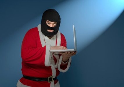 Experts Urge Users to Ignore Facebook Christmas Bonus Scam