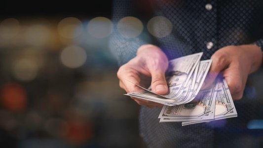 FBI: Scammers Are Sending Couriers to Collect Cash From Victims