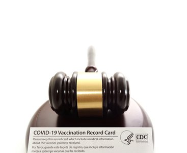 NY Makes Falsifying Vaccination Cards a Crime