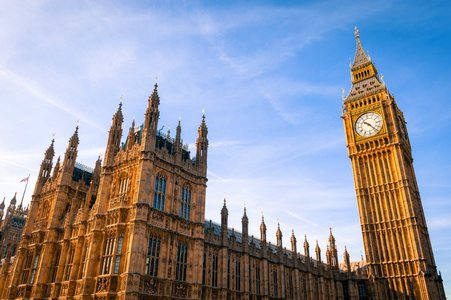 Former Health Secretary Faces Probe Over Use of Personal Emails