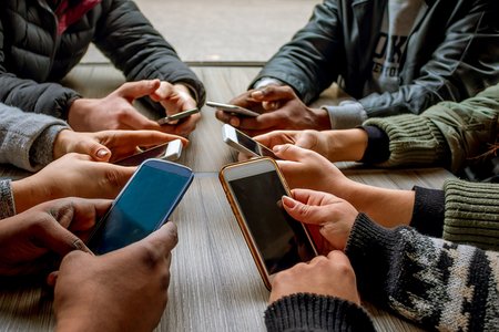 Hackers Guess PINs from the Way You Tilt Your Smartphone