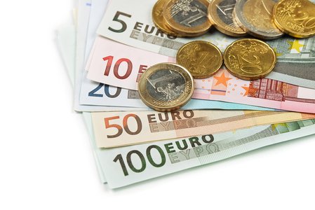 Irish Police Recover 900,000 Euros in VAT Fraud Case