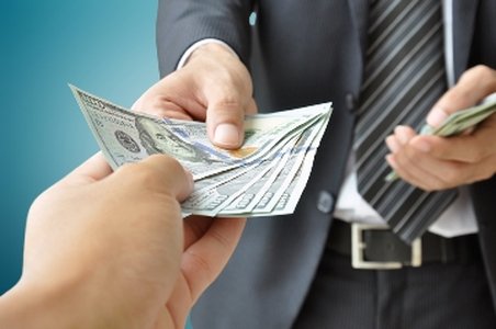 Western Union to Pay $586 Million in Fraud Settlement