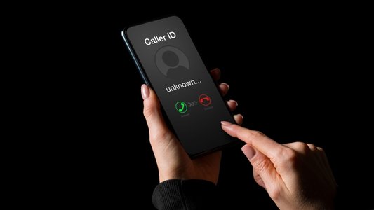 Updated FakeCall Malware Targets Mobile Devices with Vishing