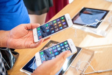 Apple’s New iPhone 6 TouchID Hacked, as Usual