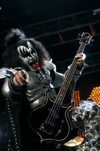 Not a KISS fan? FBI arrests hacker for DDoS attack on Gene Simmons’ website