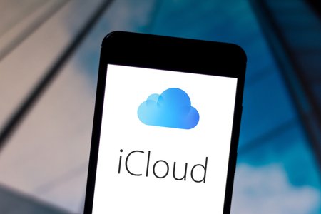 Apple iCloud Hacker Steals Nudes