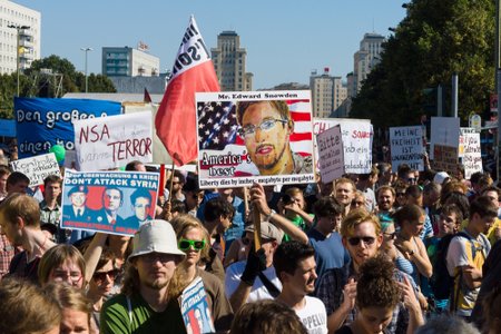 Snowden to Hackers of the World: Build NSA-proof Systems