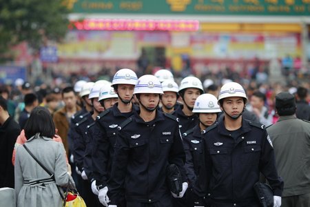 E-commerce Giant Alibaba Builds Secure Mobile OS for Chinese Cops