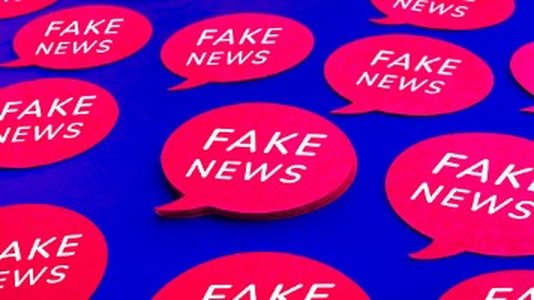 Lawmakers Call on Government to Regulate Social Media