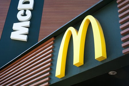 McDonald's to Use AI Voice Assistants in Drive-Thrus
