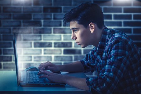 Aussie Teen Hacked Apple in Hope of Job Offer