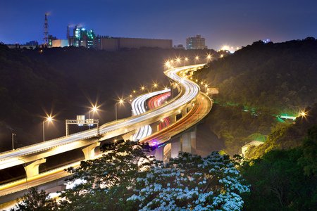 LA Plans to Remotely Control Streetlights