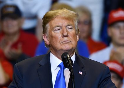 Trump Takes on Apple Over FBI's Backdoor Request