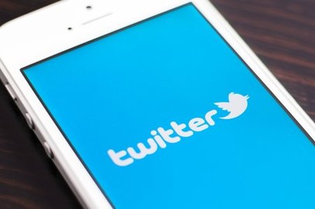 Twitter Looks to Tighten Control Over Developers
