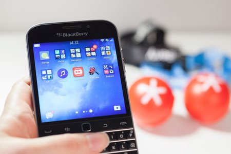 Pakistan to Ban BlackBerry Enterprise Service Over Security Fears